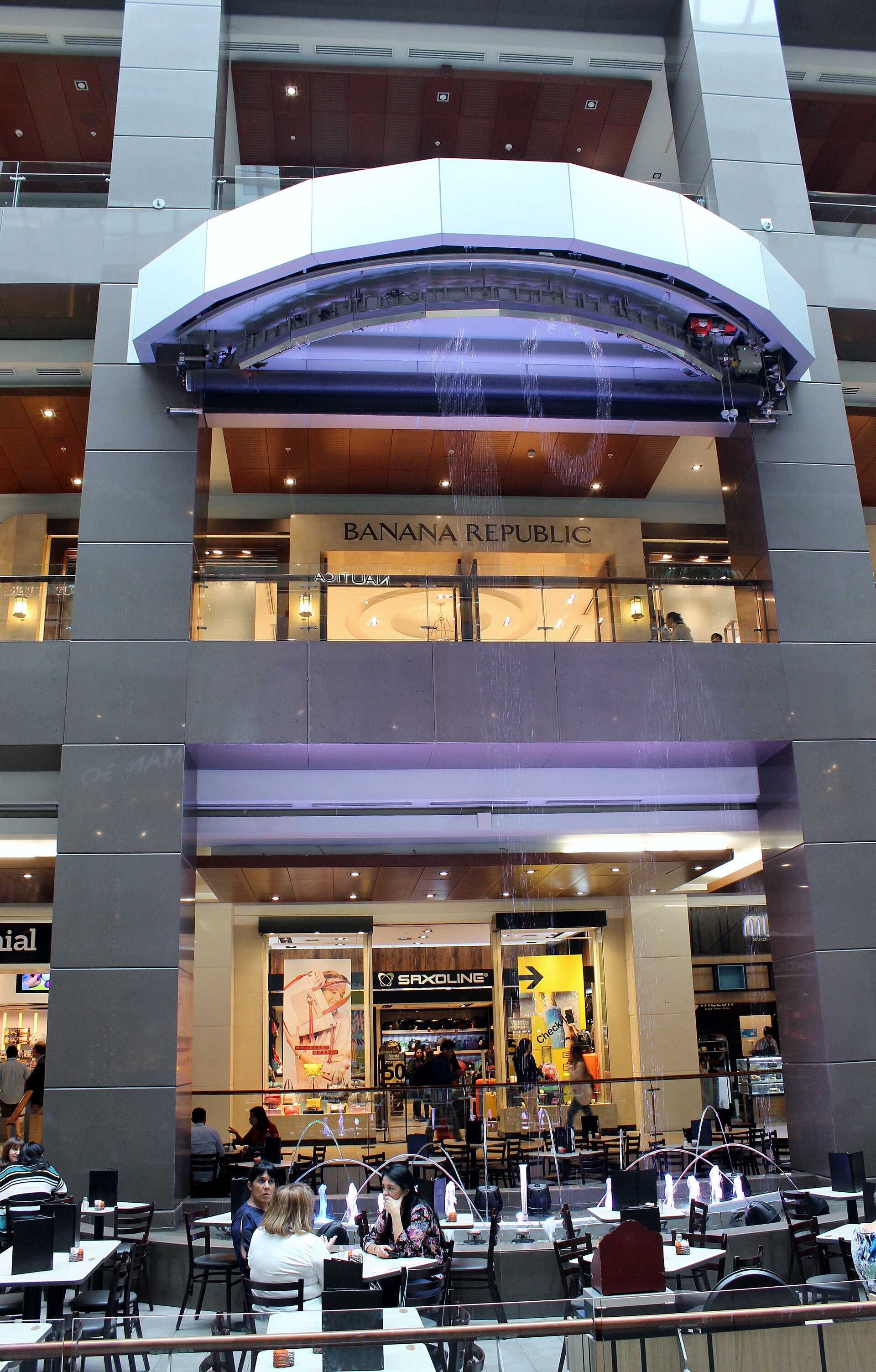 Patio de Comidas Costanera Center